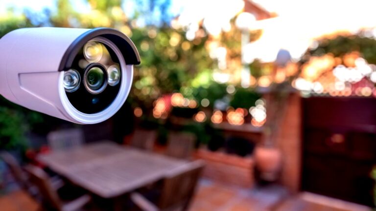 hotel-waag-makkum-deze-truc-die-inbrekers-gebruiken-maakt-bewakingscamera-s-volledig-nutteloos