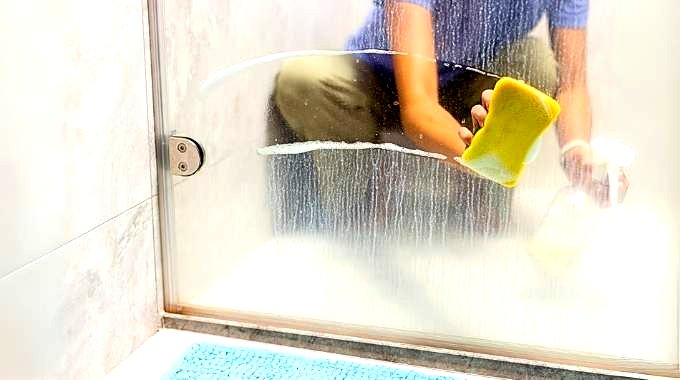 hotel-waag-makkum-het-geheim-van-grote-hotels-voor-een-douchewand-die-altijd-schoon-blijft-zelfs-met