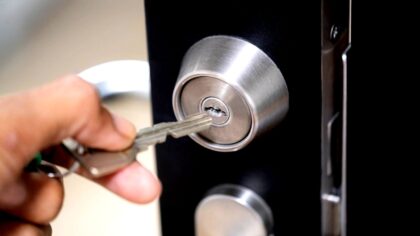 hotel-waag-makkum-ja-inbrekers-profiteren-van-deze-veelgemaakte-fout-met-uw-sleutel-s-nachts-dit-is-