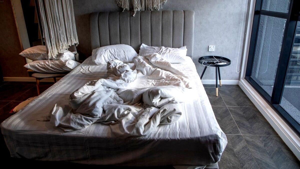 hotel-waag-makkum-mensen-die-hun-bed-nooit-opmaken-bezitten-volgens-psychologen-een-waardevolle-eige