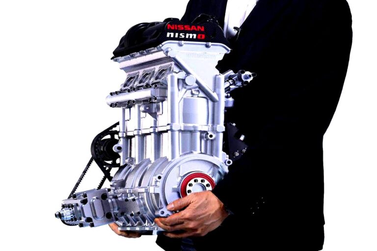 hotel-waag-makkum-nissan-heeft-een-motor-van-400-pk-ontwikkeld-die-slechts-40-kg-weegt-en-in-een-han