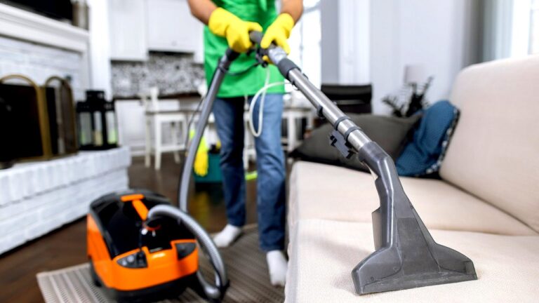 hotel-waag-makkum-we-gebruiken-het-elke-dag-maar-bijna-niemand-denkt-eraan-het-schoon-te-maken-we-zo