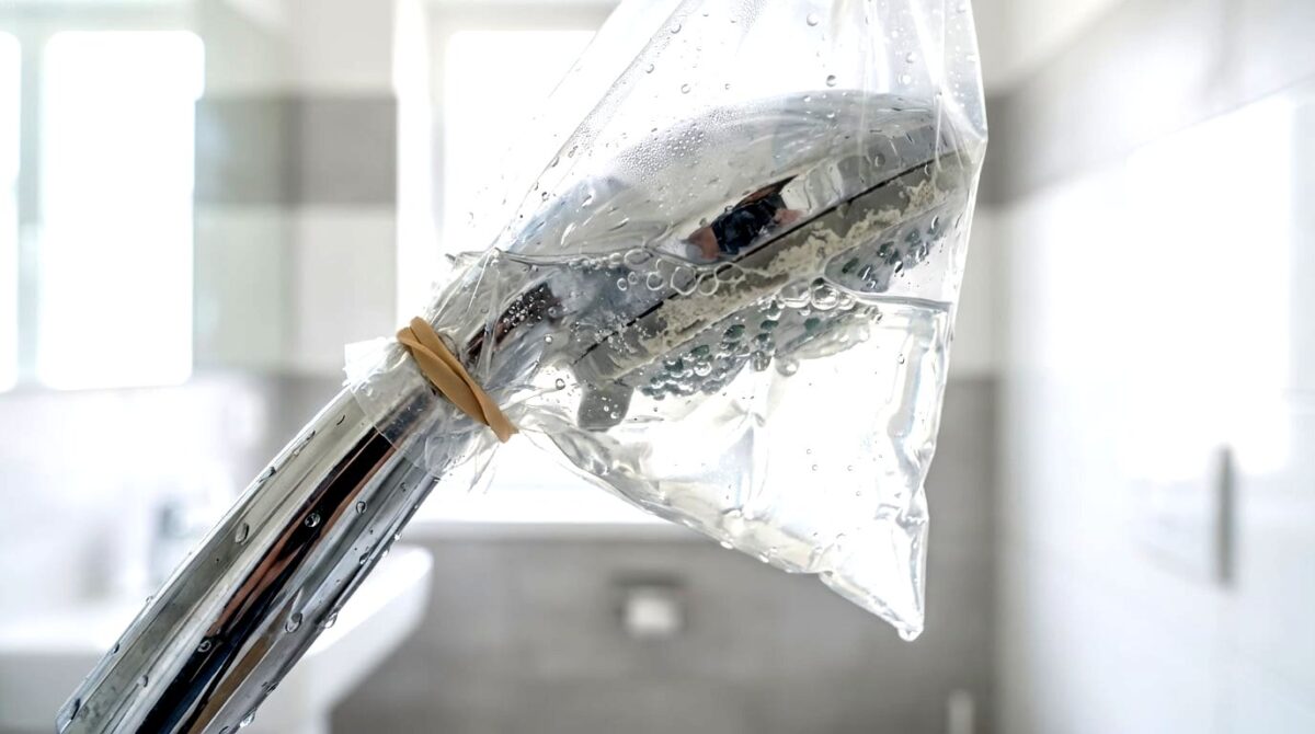 hotel-waag-makkum-bevroren-douche-en-zwakke-straal-dit-keukeningredient-van-minder-dan-1-euro-redde-